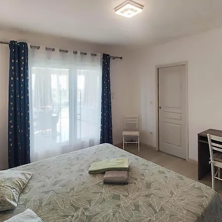 Divine Etoile *